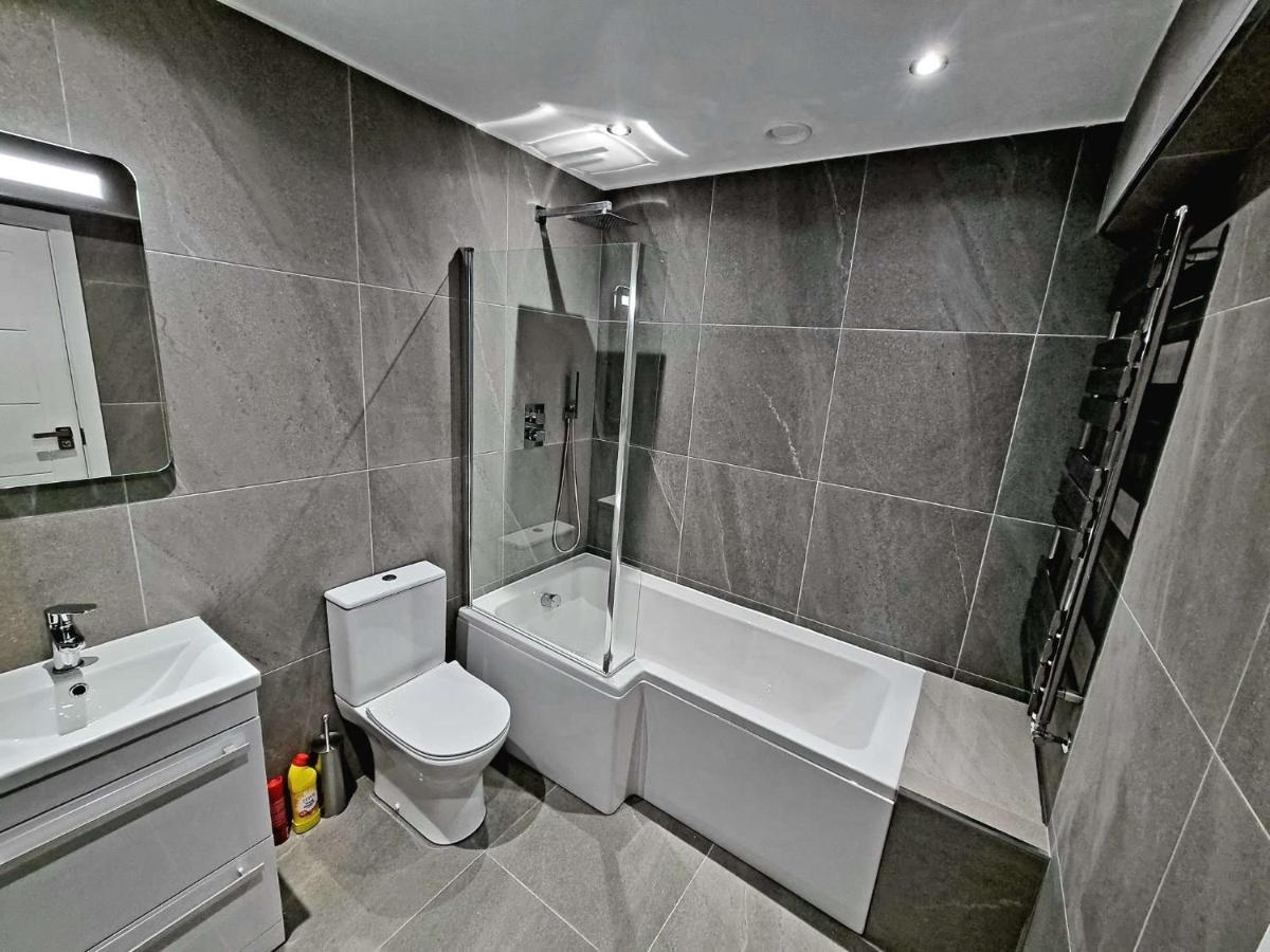 Lmk, Spacious 1 Bedroom Ground Floor Apartment, Ev Charger, Free Parking Wi-Fi, Great Location 벨파스트 외부 사진