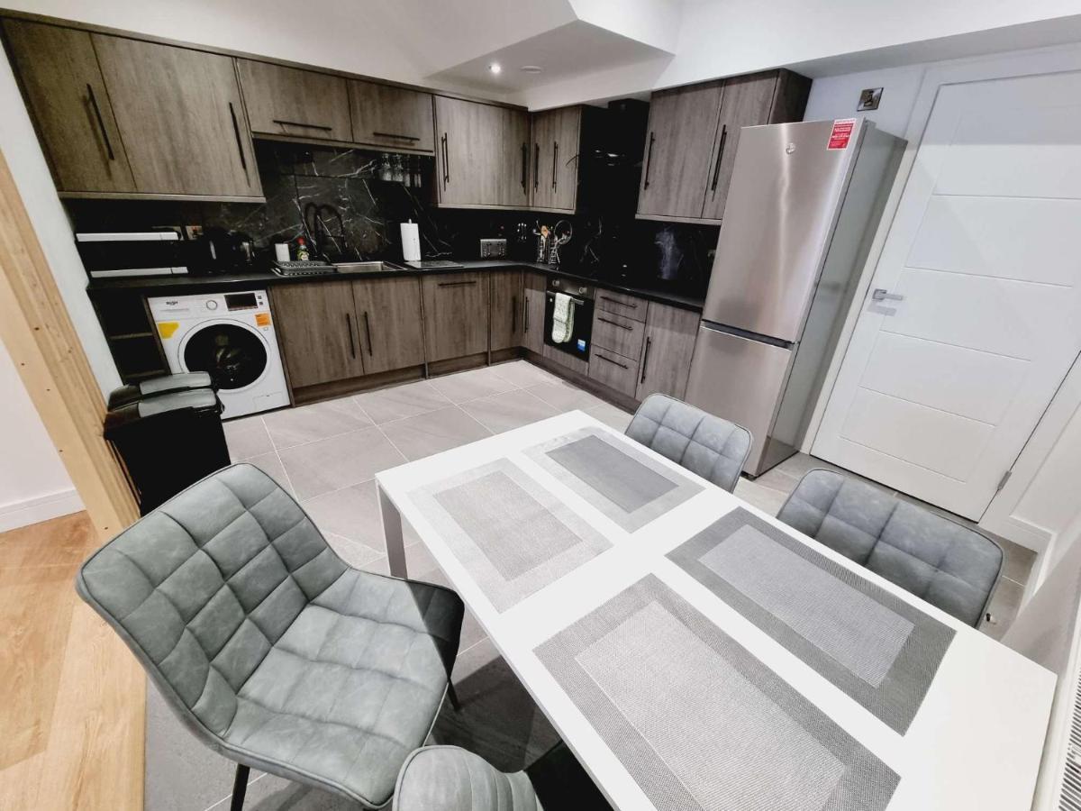 Lmk, Spacious 1 Bedroom Ground Floor Apartment, Ev Charger, Free Parking Wi-Fi, Great Location 벨파스트 외부 사진